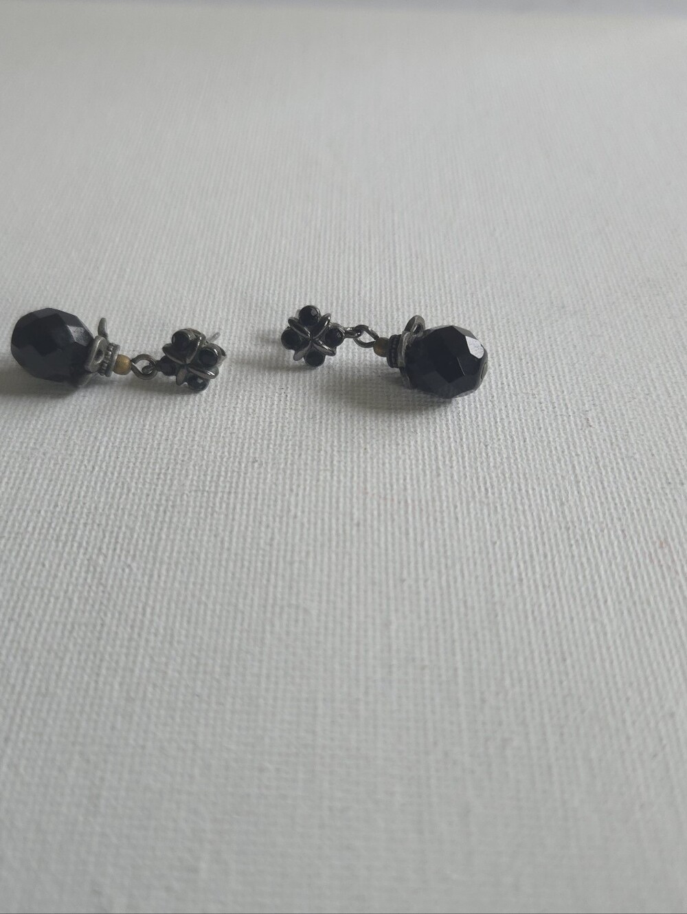 Vintage Style Black Faceted Glass Drop Pierced Earrings Silver-Tone Antique - Picture 4 of 8